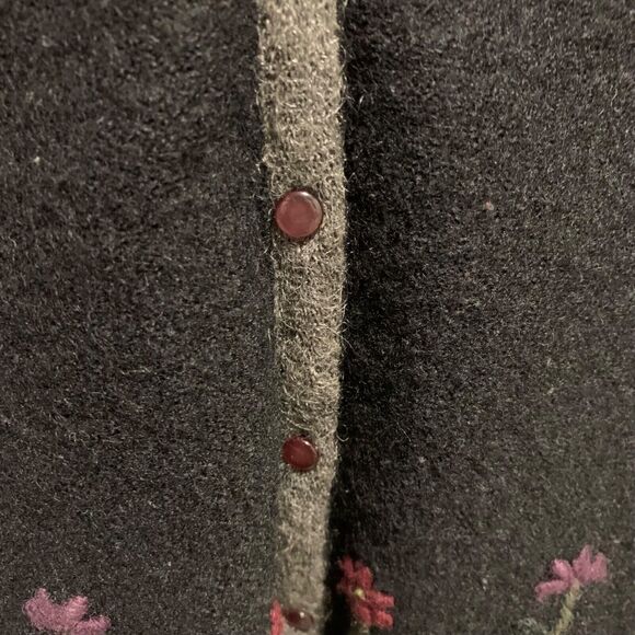 Vintage Sag Harbor Womens Floral Embroidered Wool Mohair Blend Black Vest MP - Picture 2 of 6